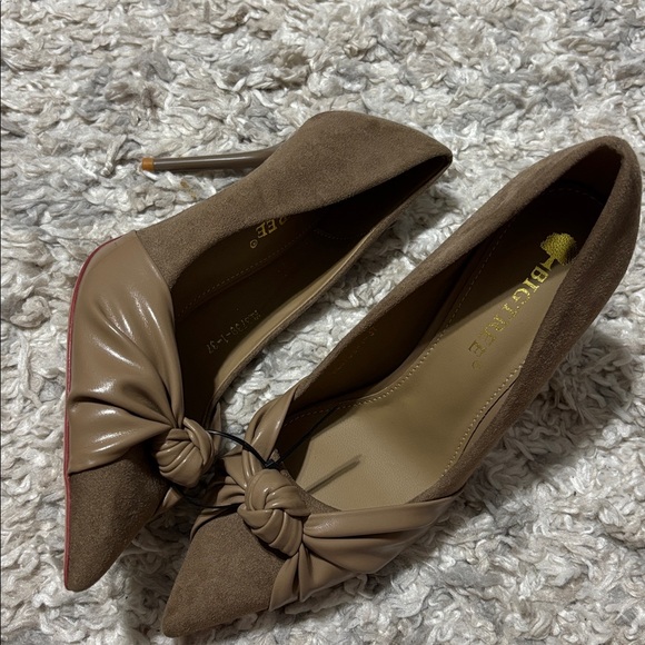 Women Taupe Mixed Media Knotted Pointed Toe Stiletto Pumps Size 37/  7 - Picture 8 of 8
